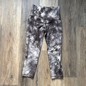 Athleta Salutation II Capri Tie-Dye Gray Leggings